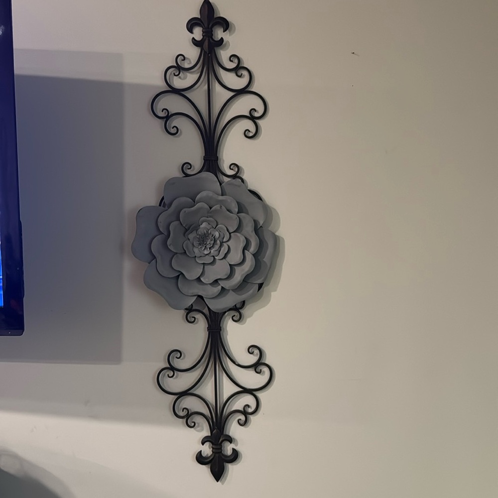 Heavy accent flower scounce